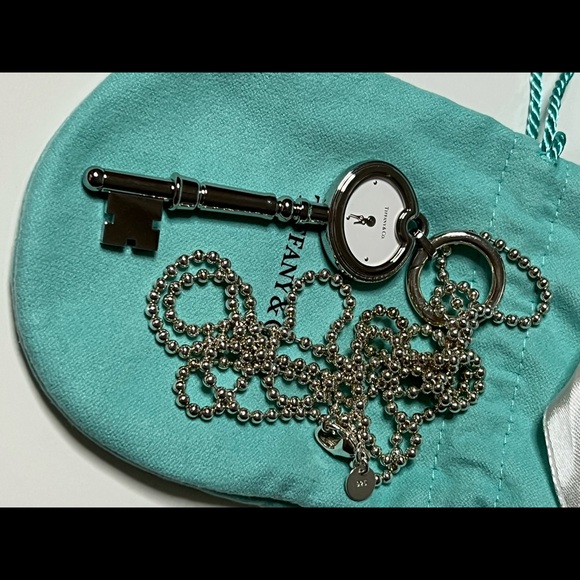 ๐ Host Pick!!! ๐๐ Rare like new Tiffany Key watch  Pendant with Chain - Picture 11 of 15